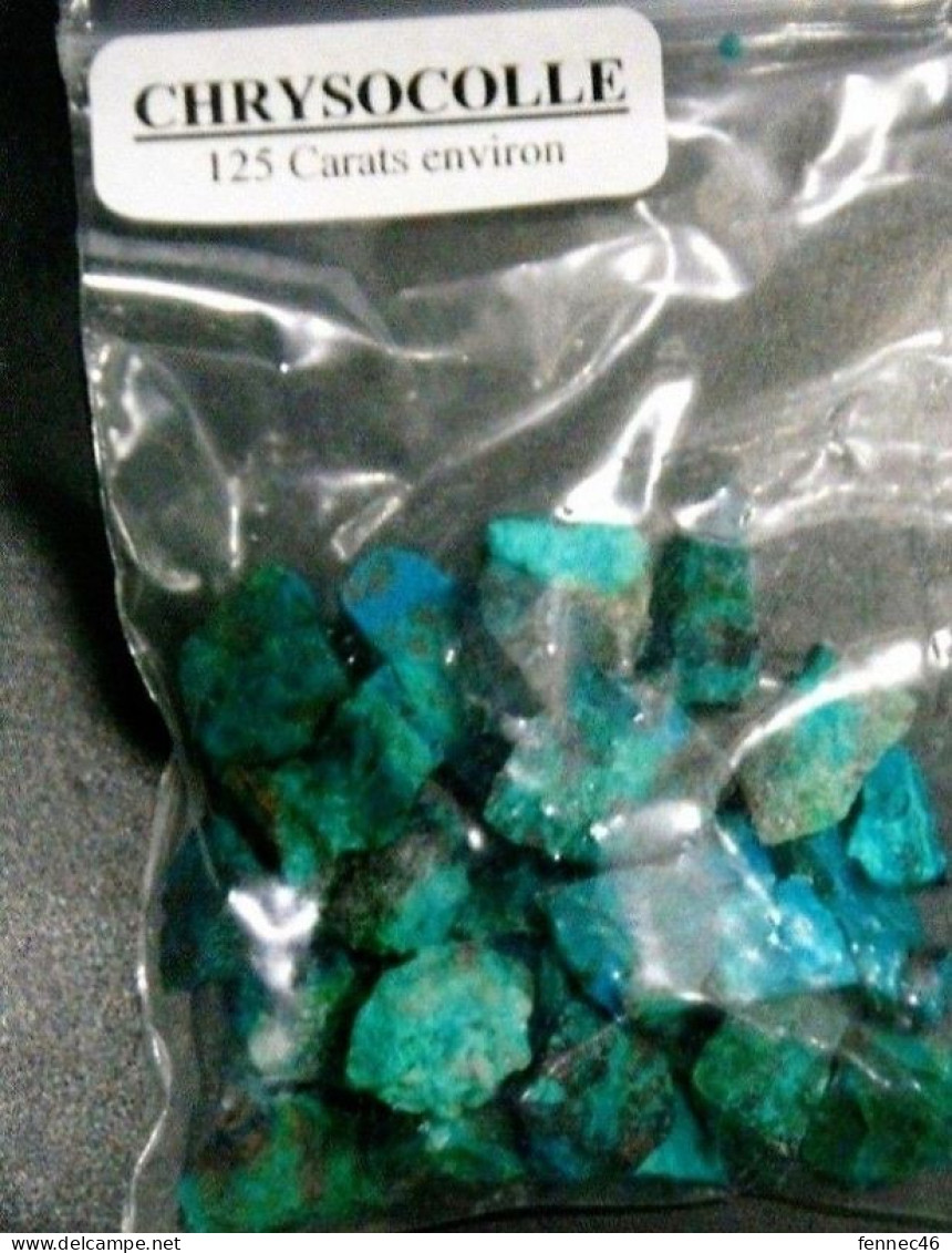* CHRYSOCOLLE - 125 Carats Environ - Minerales