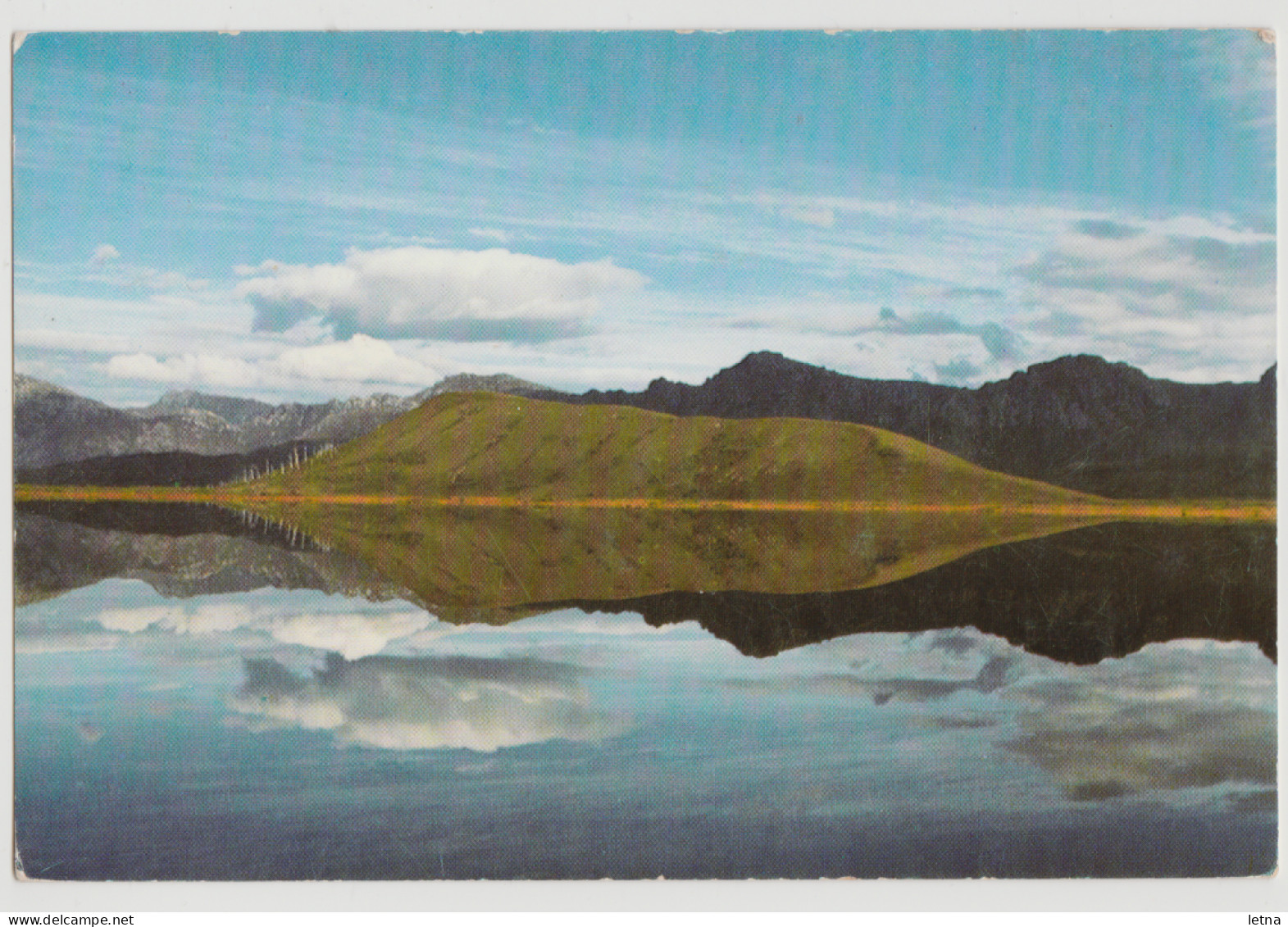 Australia TASMANIA TAS Reflections On New LAKE PEDDER HEC 4404/5 Postcard C1970s - Autres & Non Classés