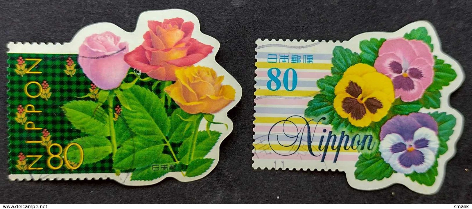 JAPAN - Flowers, Lot Of 2 Die Cut Odd Shape Stamps, Fine Used - Oblitérés
