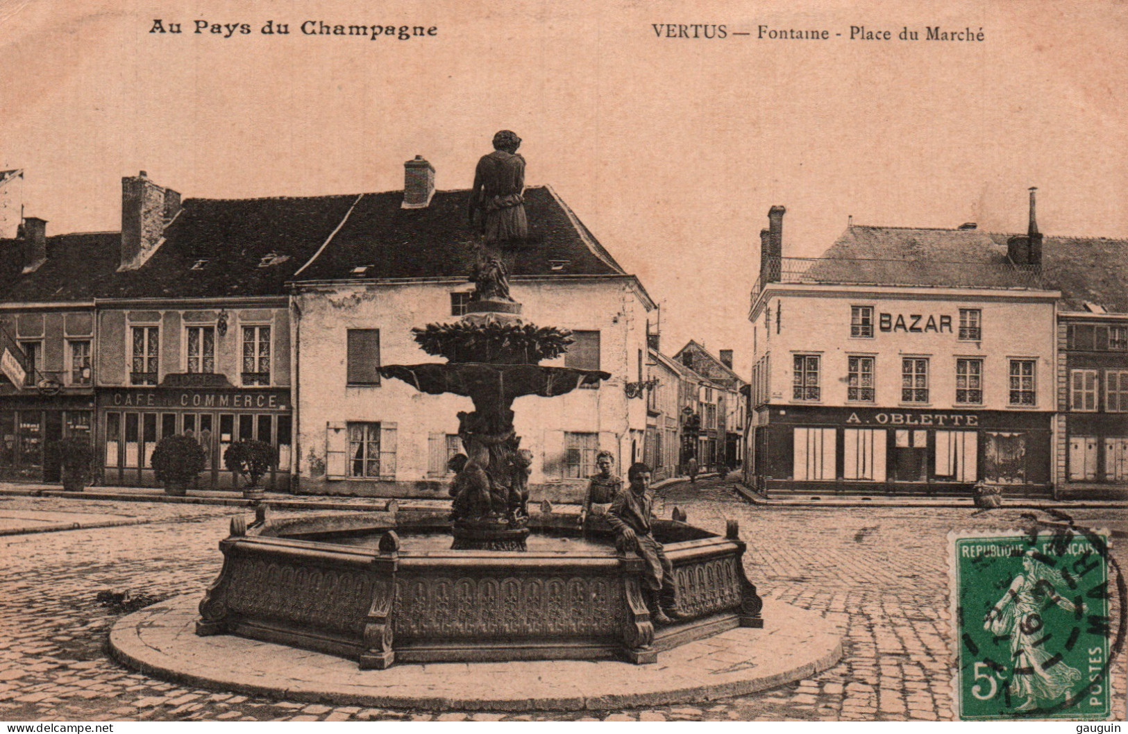 CPA - VERTUS - Fontaine Place Du Marché - Edition ? - Vertus