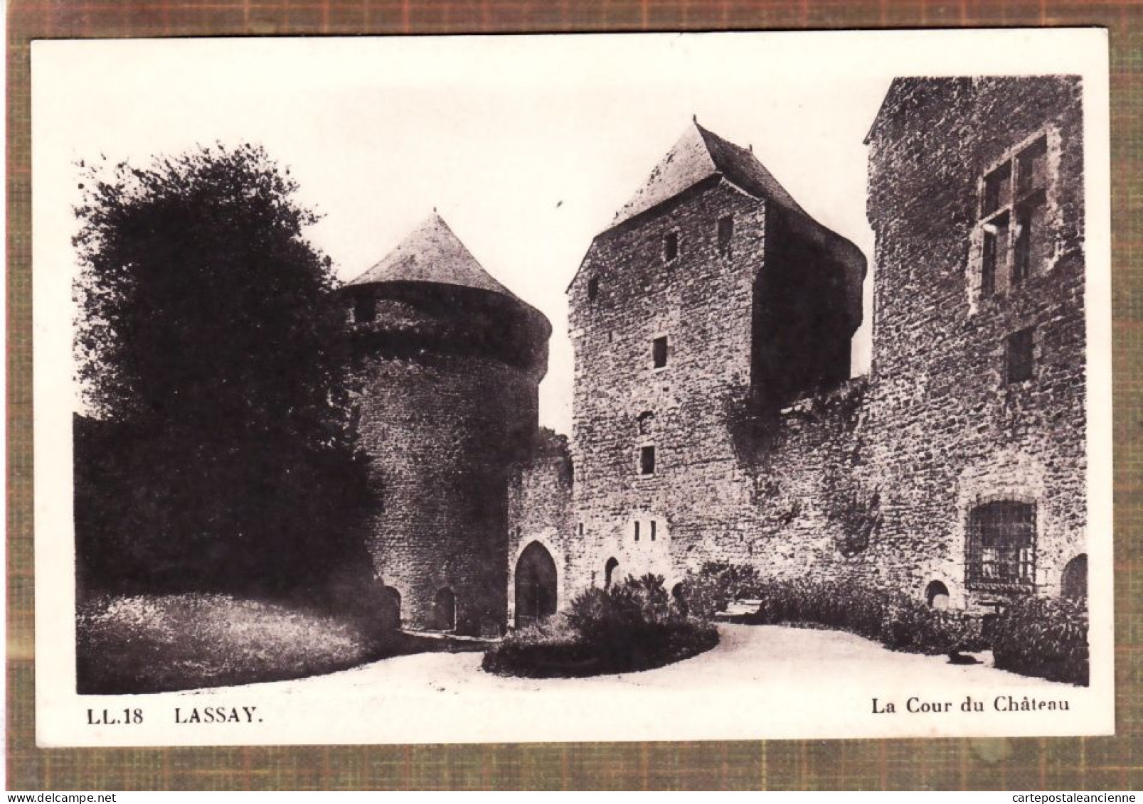 36805 / ⭐ LASSAY-les-CHATEAUX 53-Mayenne Cour Du Chateau - CAP LL18 - Lassay Les Chateaux