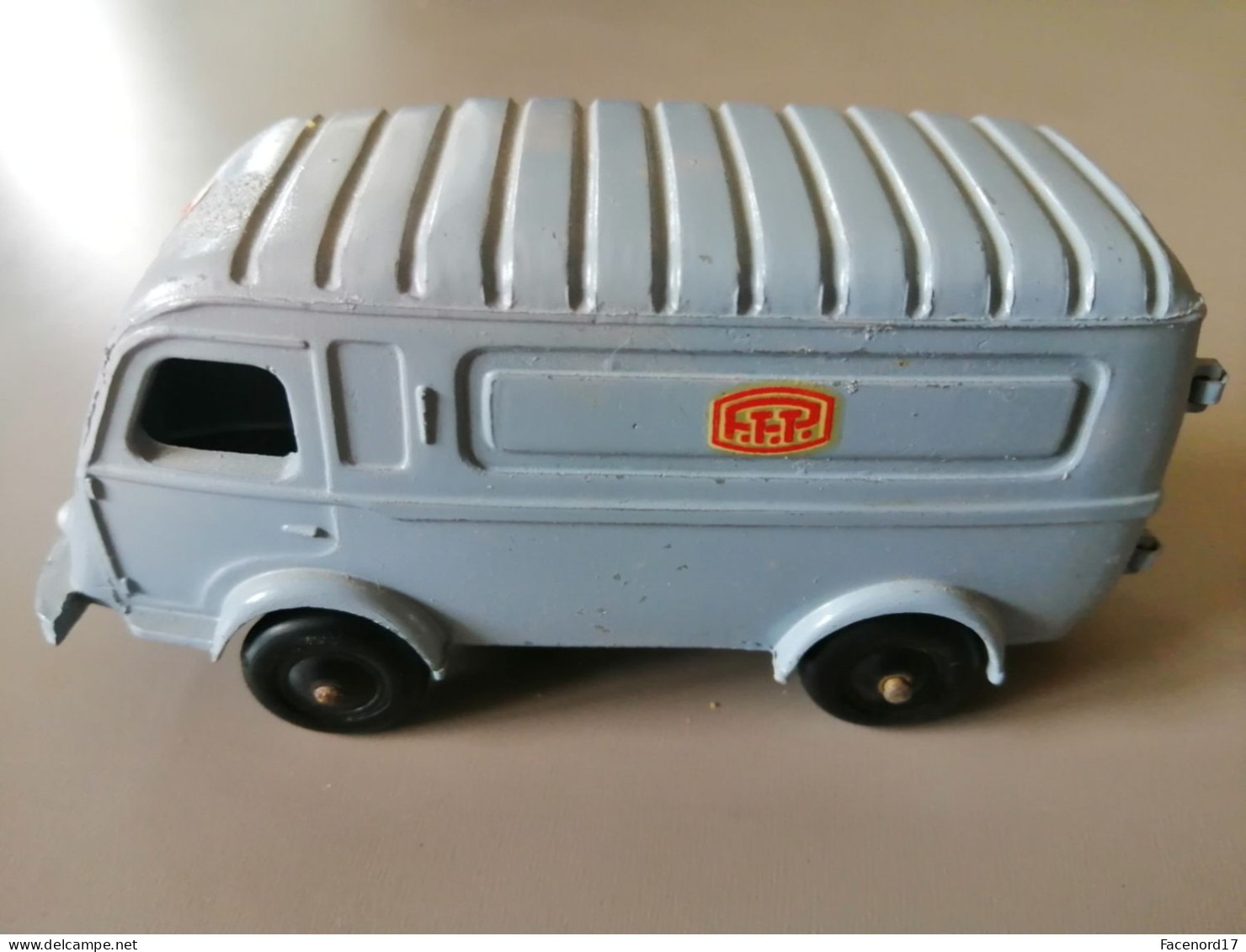 Camion Goélette Renault 1000kg CIJ PTT Avec Remorque - Toy Memorabilia