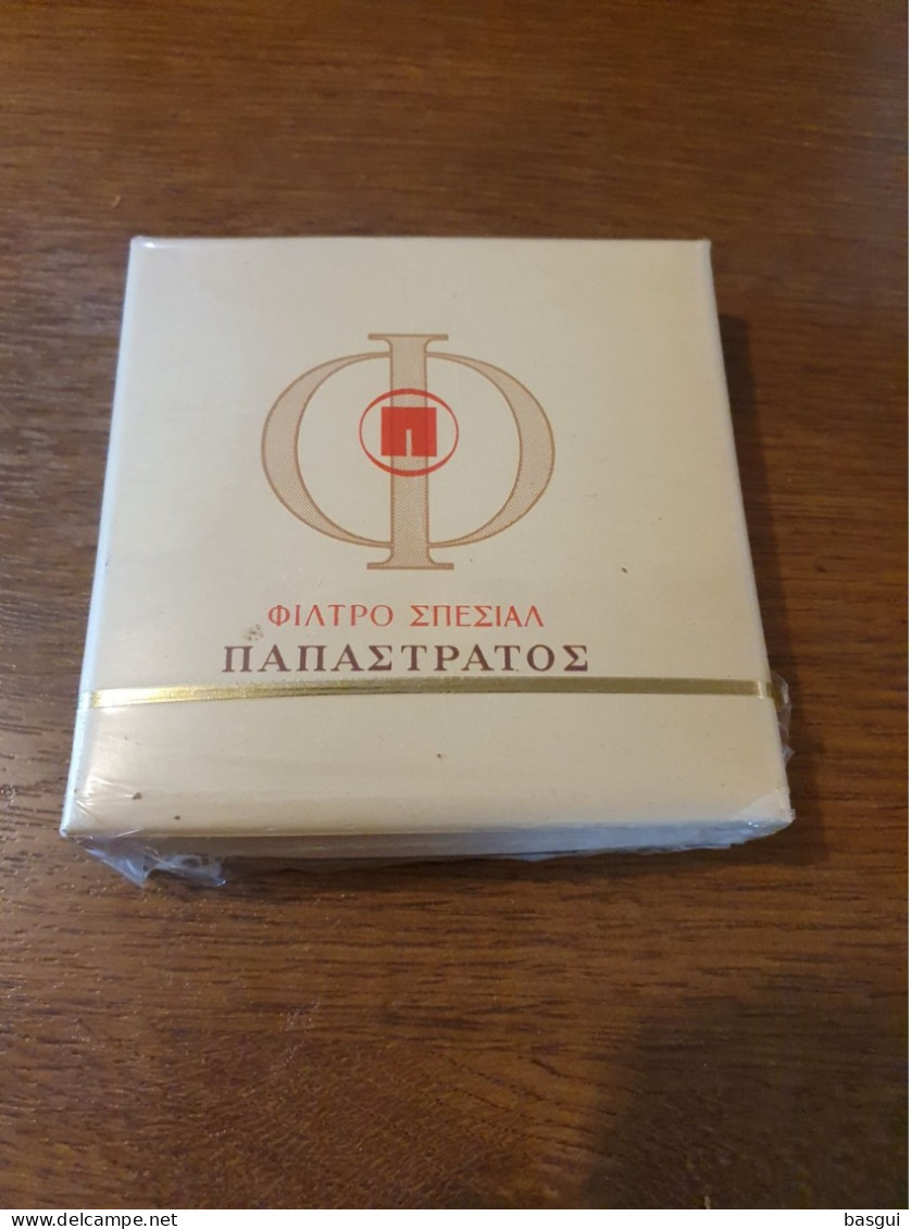 Ancien Paquet De Cigarettes Pour Collection Grèce ?  A Identifier Intact - Andere & Zonder Classificatie