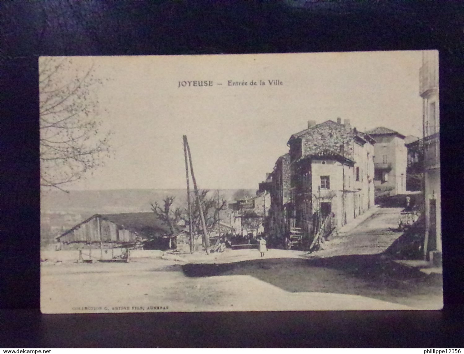 07250 . JOYEUSE . ENTREE DE LA VILLE . COLL. C. ARTIGE FILS . OBLITEREE 1904 . - Joyeuse