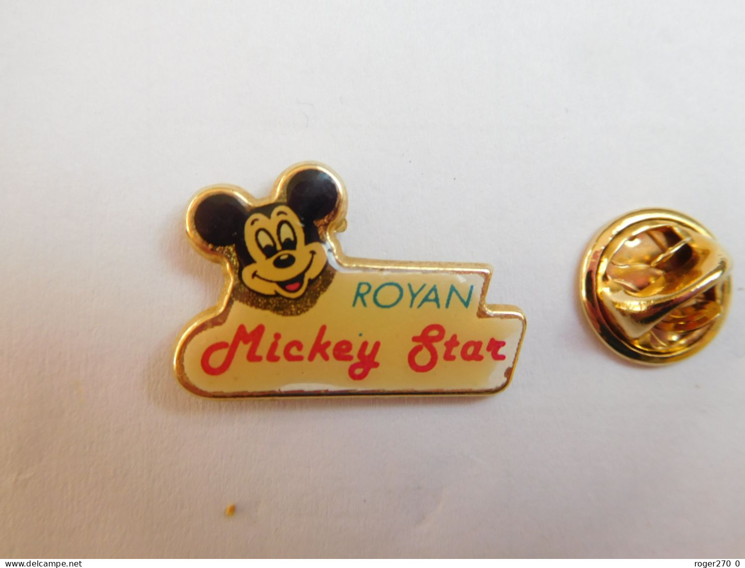 Beau Pin's , Disney , Mickey Star , Ville De Royan , Charente Maritime - Disney