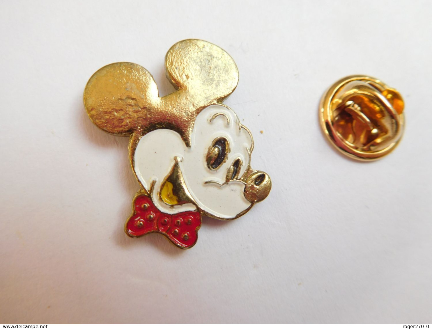 Beau Pin's , Disney , Mickey , Doré , Non Signé - Disney