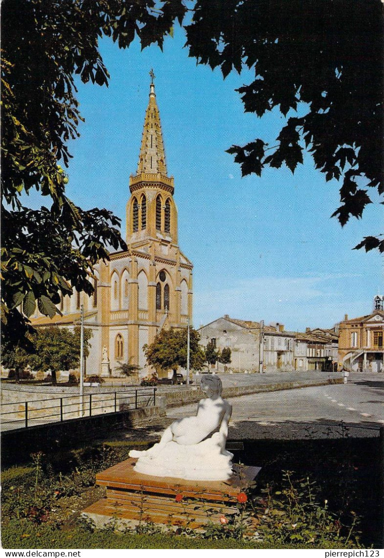 82 - Lafrançaise - Echappée Sur L'Eglise Et La Mairie Avec Entrée De La Grand'Rue - Lafrancaise