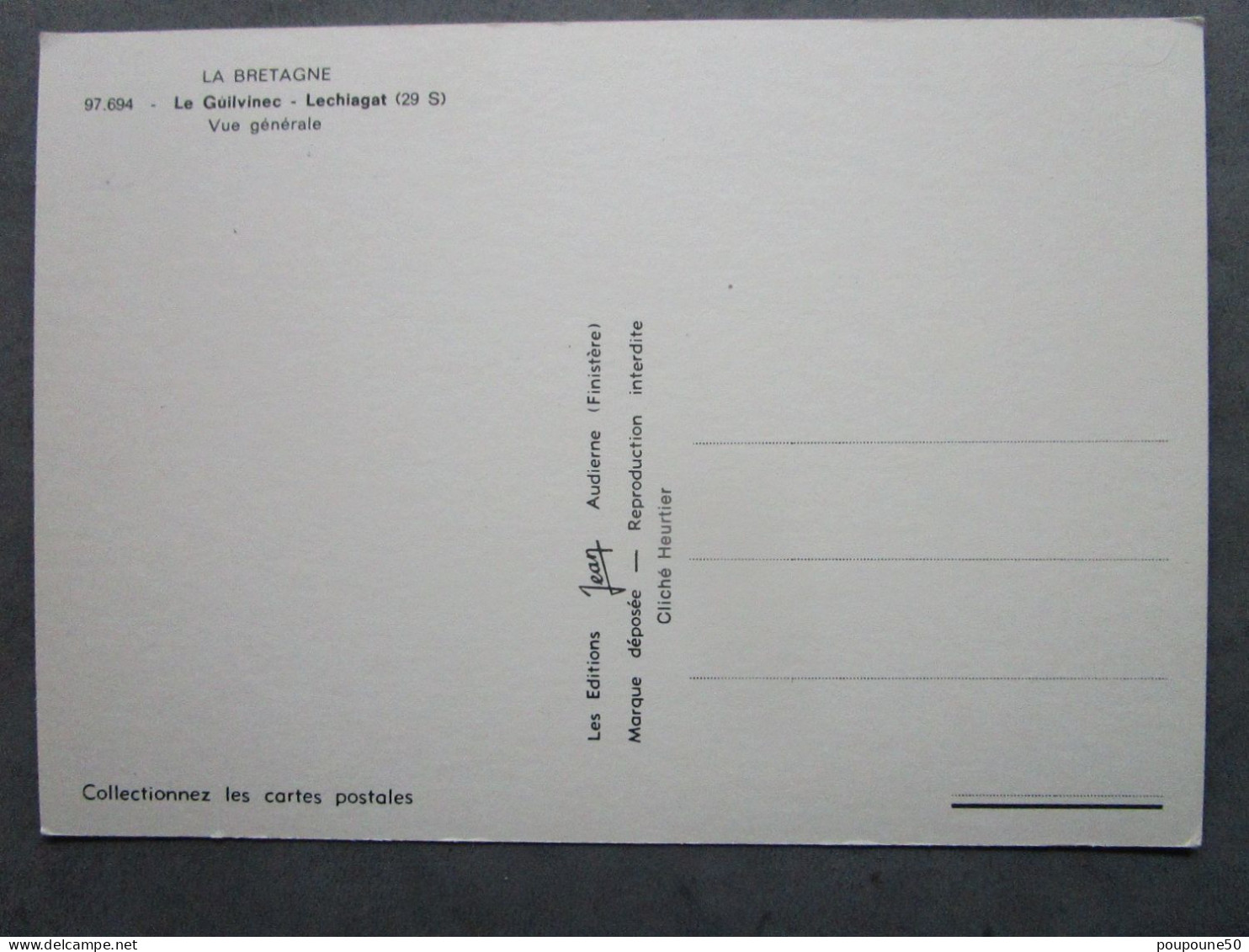 CP 29 Finistère LE GUILVINEC LECHIAGAT - Vue Générale Aérienne  Le Port La Jetée  La Criée , Le Parking Le Phare 1970 - Guilvinec