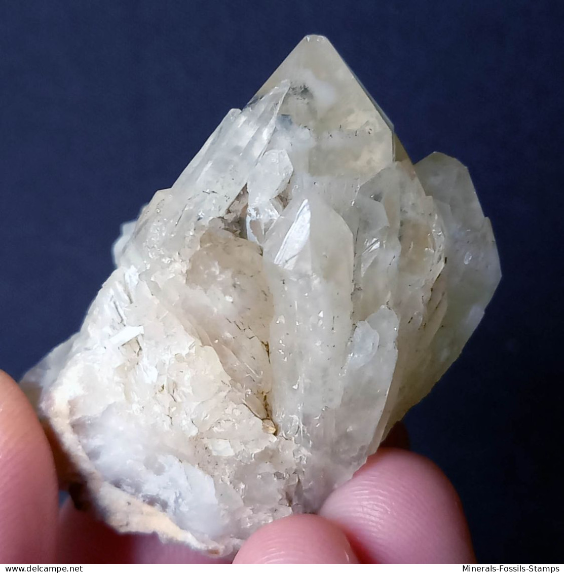 #L38 Schöne QUARZ Kristall-Mittelgeode (Val D'Aosta, Italien) - Mineralien