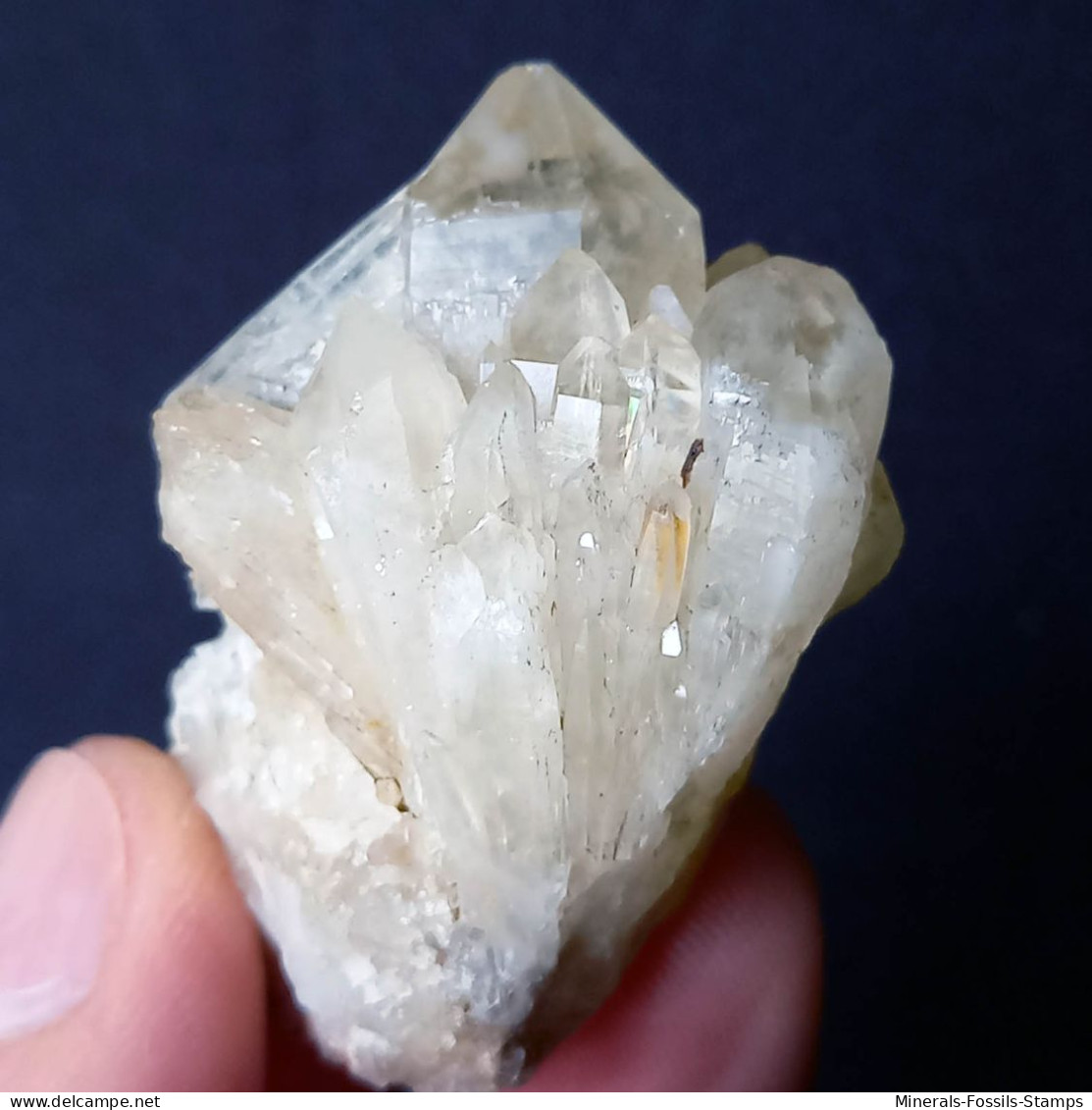 #L38 Schöne QUARZ Kristall-Mittelgeode (Val D'Aosta, Italien) - Minéraux