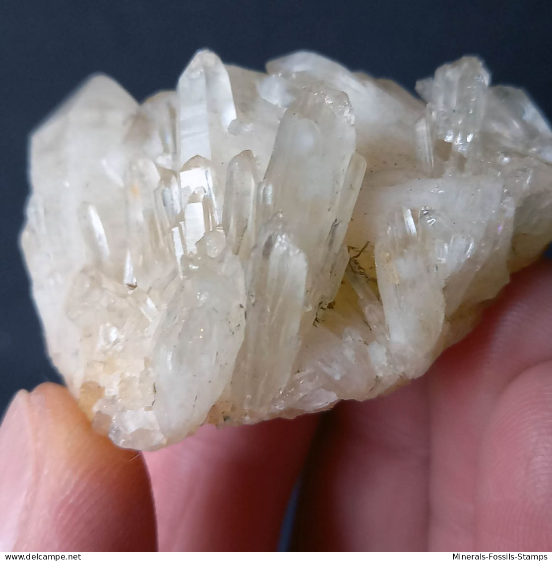 #L39 Schöne QUARZ Kristall-Mittelgeode (Val D'Aosta, Italien) - Minéraux