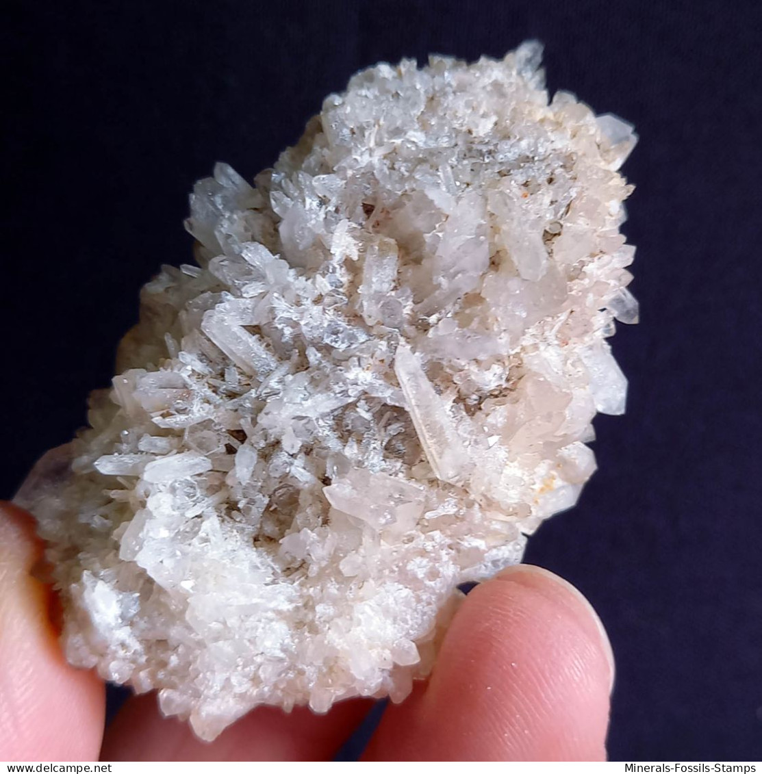 #L40 Splendid QUARTZ Crystals Center-geode (Val D'Aosta, Italy) - Minéraux