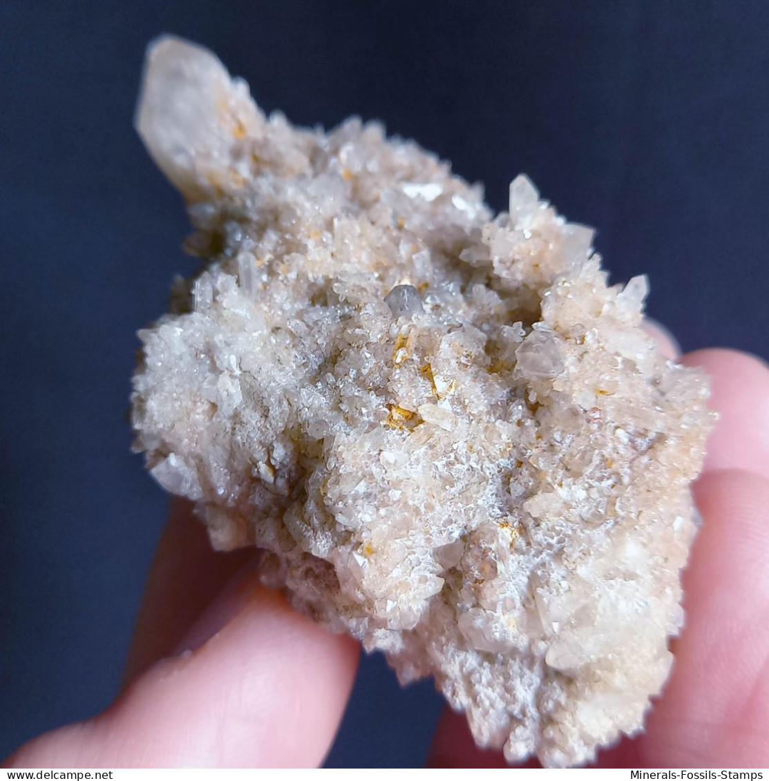 #L43 - Schöne QUARZ Kristall-Mittelgeode (Val D'Aosta, Italien) - Mineralen