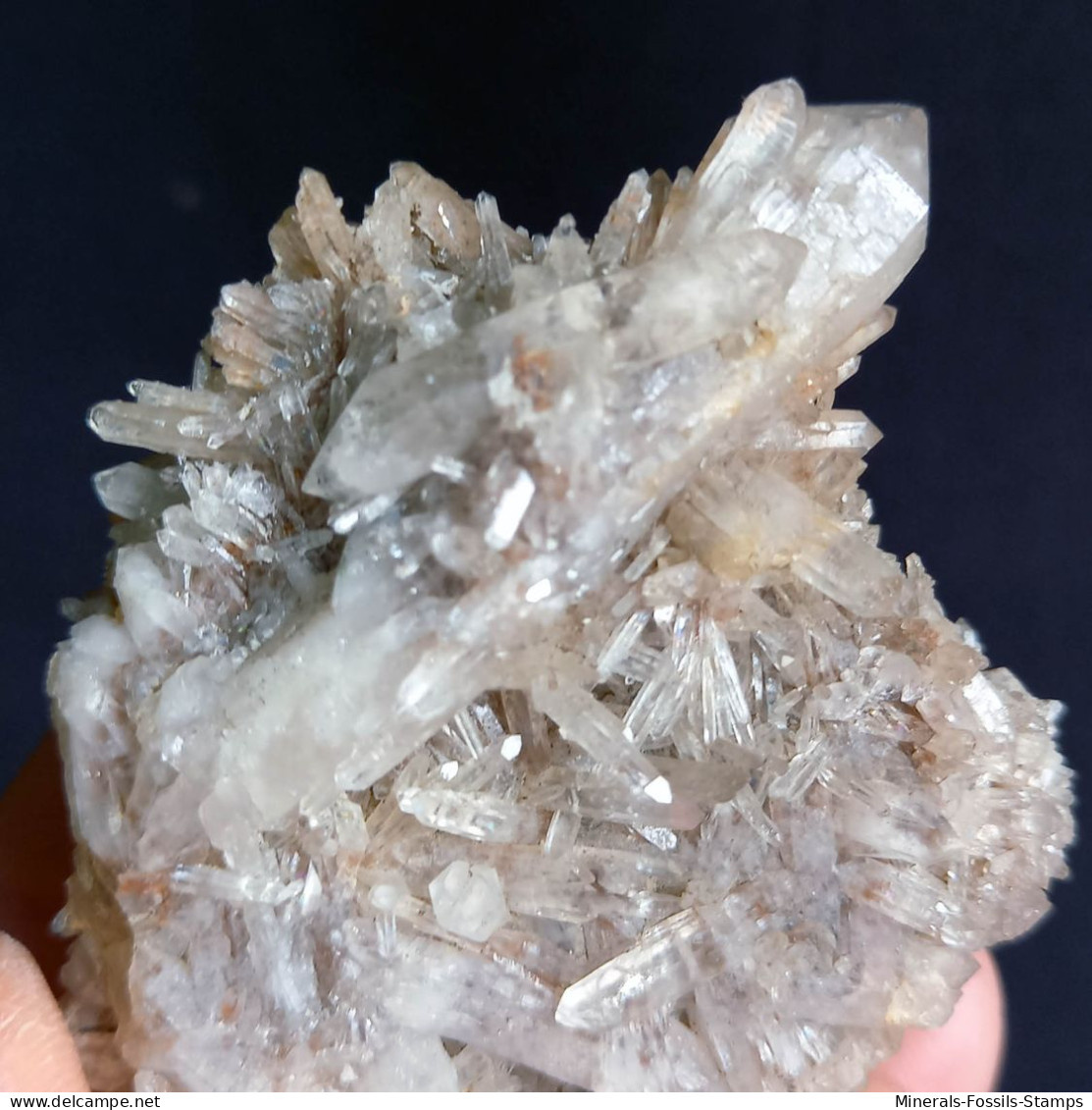 #L43 - Schöne QUARZ kristall-Mittelgeode (Val d'Aosta, Italien)