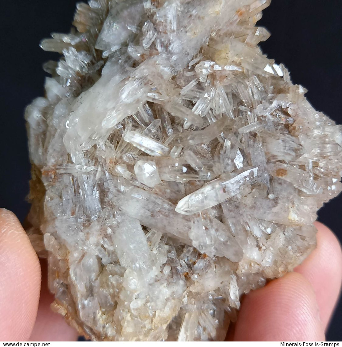 #L43 - Schöne QUARZ kristall-Mittelgeode (Val d'Aosta, Italien)