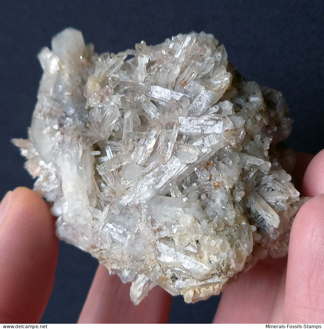 #L43 - Schöne QUARZ kristall-Mittelgeode (Val d'Aosta, Italien)