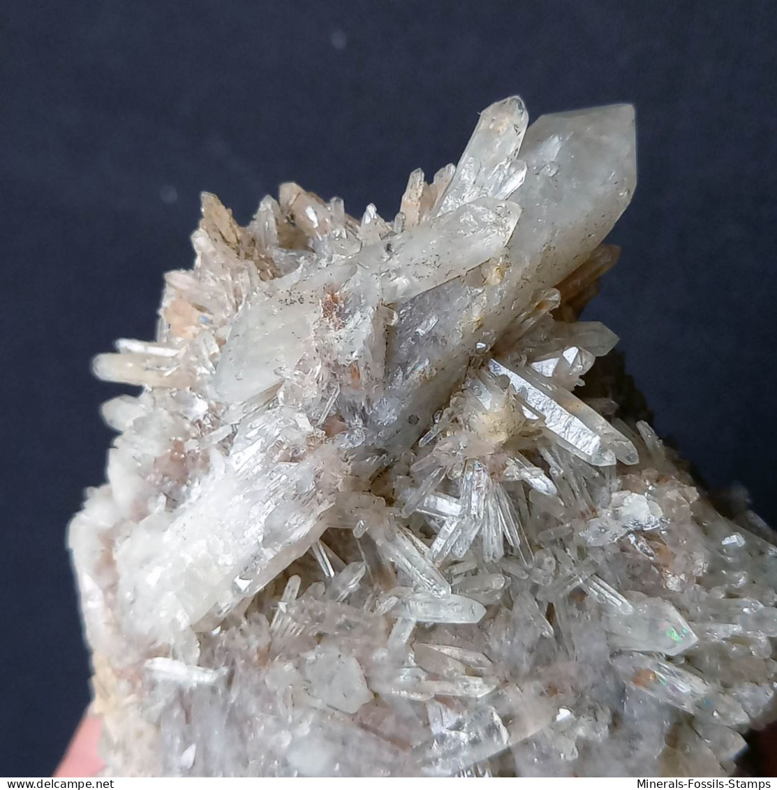 #L43 - Schöne QUARZ kristall-Mittelgeode (Val d'Aosta, Italien)