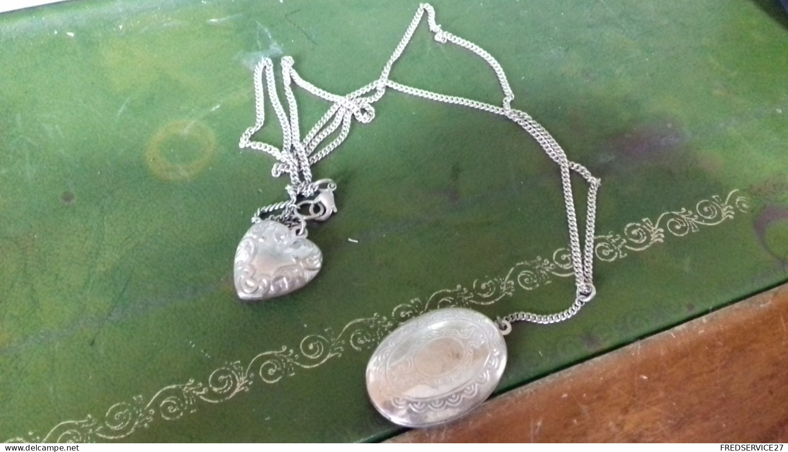 B15/ CHAINE COULEUR ARGENT ?? LONGUEUR DE LA CHAINE 60CM AVEC BOITE BIJOU OU PHOTO ET COEUR POIDS 30G - Necklaces/Chains