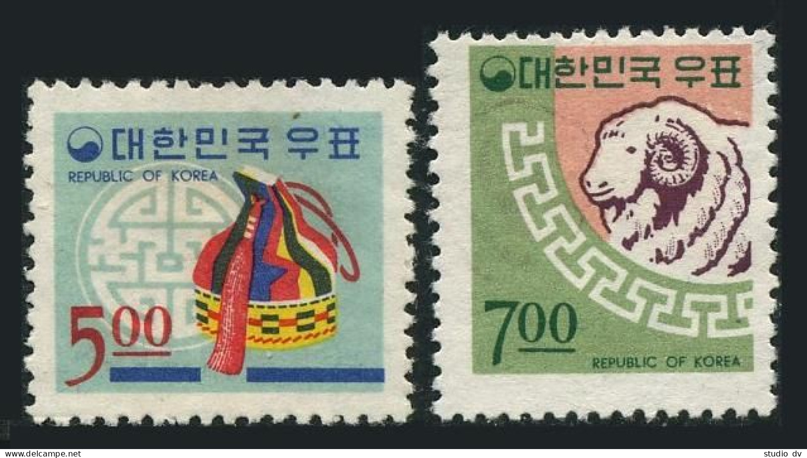 Korea South 547-548, Hinged. Michel 565-566. Christmas 1966. Lunar New Year Of Ram. - Corée Du Sud