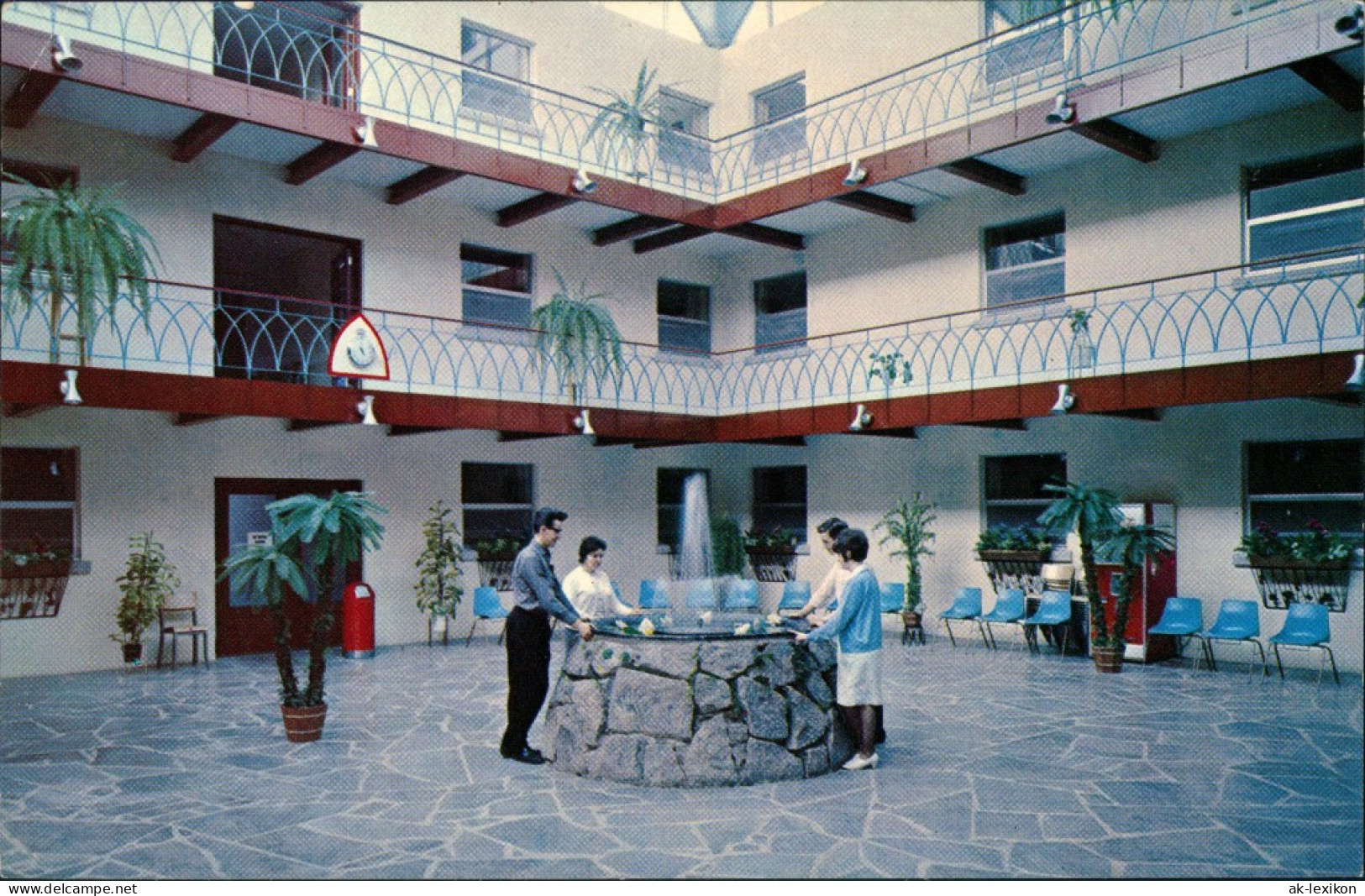 Sainte-Anne-de-Beaupré Préau - Patio Auberge De La Basilique 1970 - Sonstige & Ohne Zuordnung