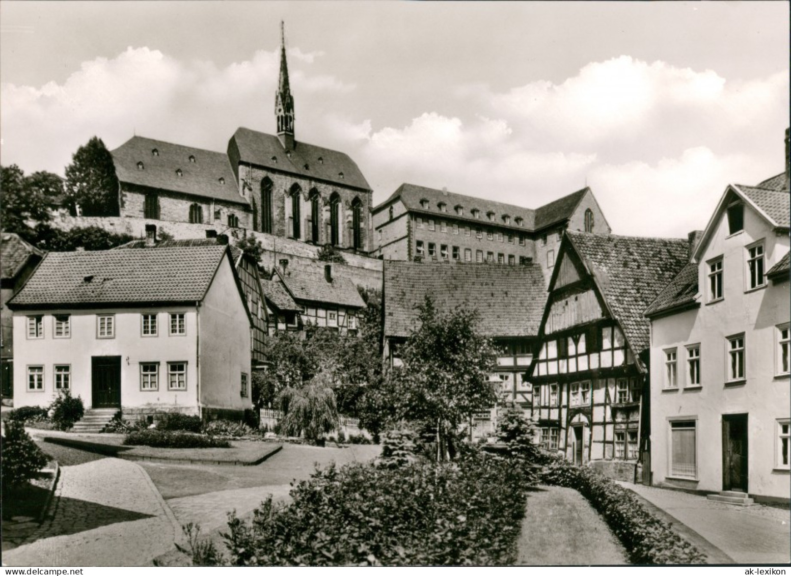 Ansichtskarte Warburg Teilansicht, Strassen Partie Mit Blick Zur Kirche 1960 - Warburg