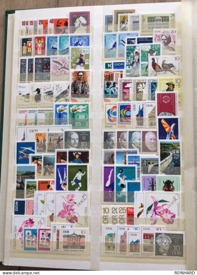 DDR Steckbuch mit 2.000 verschiedenen postfrischen Briefmarken + 25 Blöcke + 25 Zusammendrucke - siehe 29 Bilder