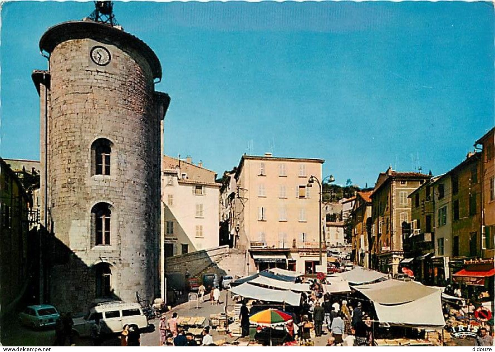 Marchés - Hyères Les Palmiers - La Place Du Marché - Automobiles - CPM - Voir Scans Recto-Verso - Mercati