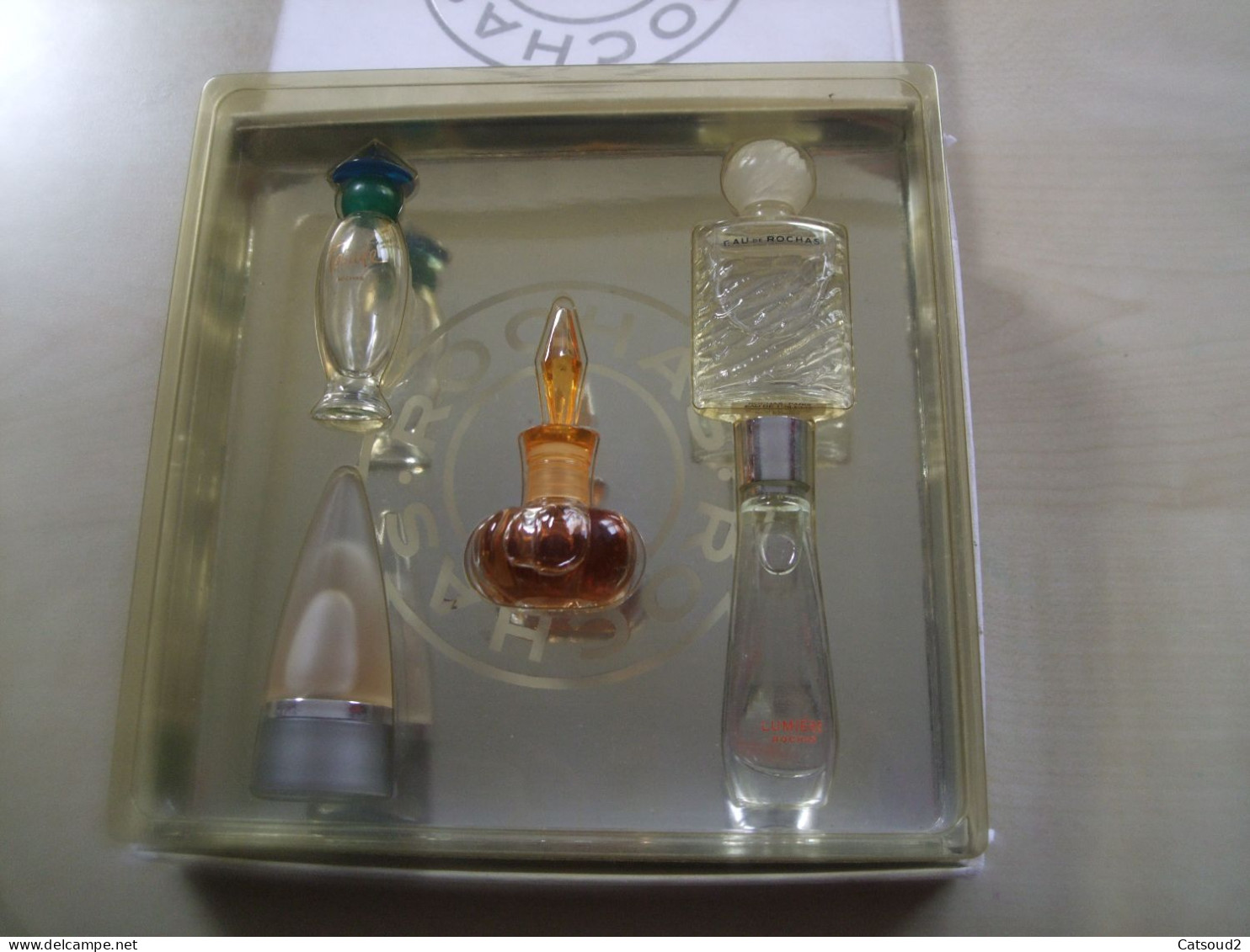 BOITE DE 5 MINIATURES DE PARFUM ROCHAS ( Dont 1 Vide) - Miniature Bottles (in Box)