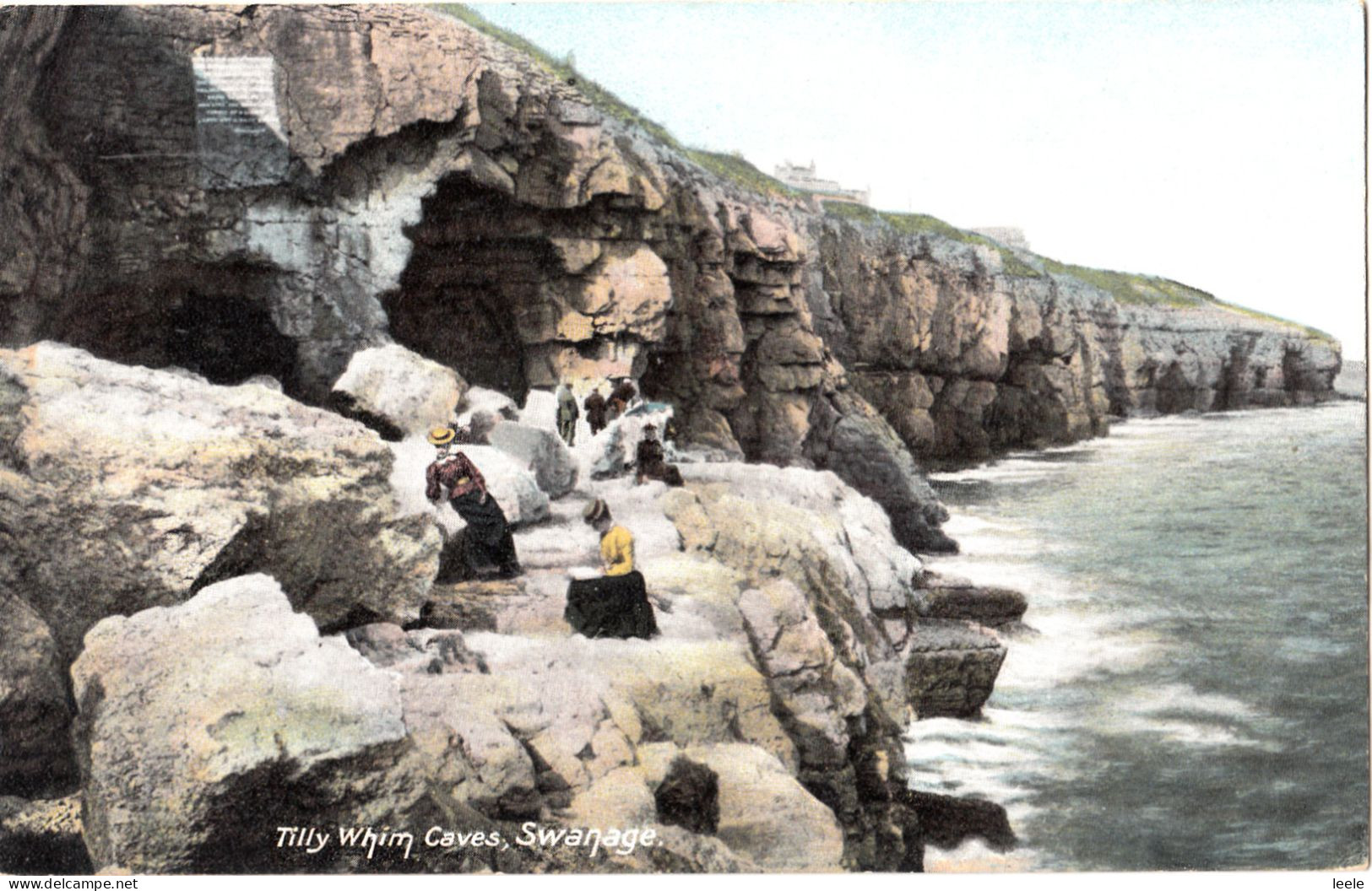 CF12. Vintage Postcard. Ladies Reading At Tilly Whim Caves, Swarnage, Dorset. - Swanage