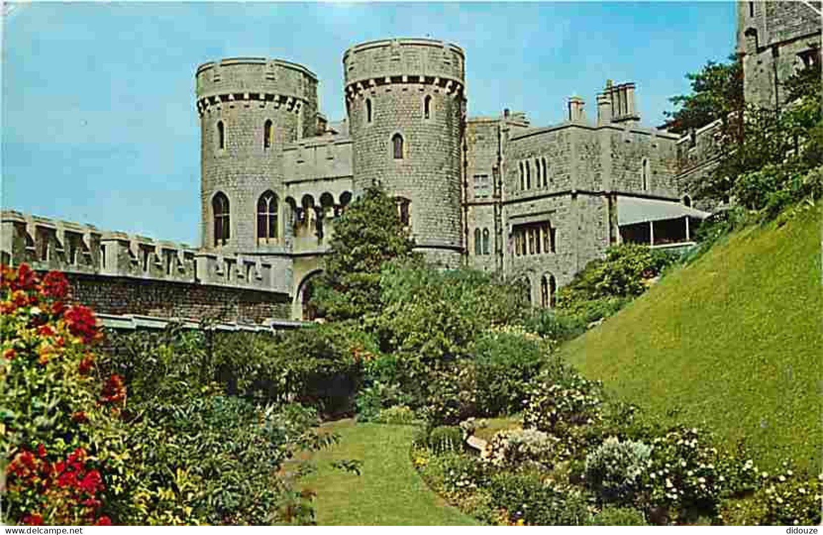 Royaume Uni - Windsor Castle - Norman Gate And Round Tower Garden - CPM - UK - Voir Scans Recto-Verso - Windsor Castle