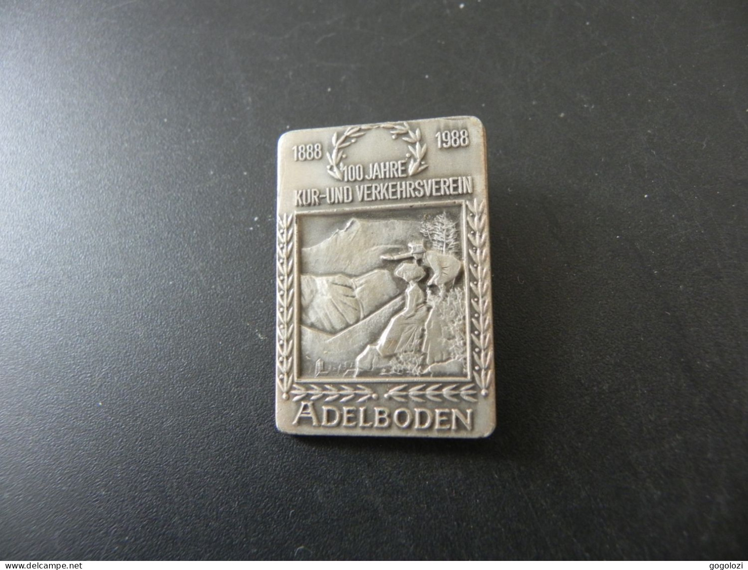 Old Badge Schweiz Suisse Svizzera Switzerland - Kur- Und Verkehrsverein Adelboden 1988 - Sin Clasificación