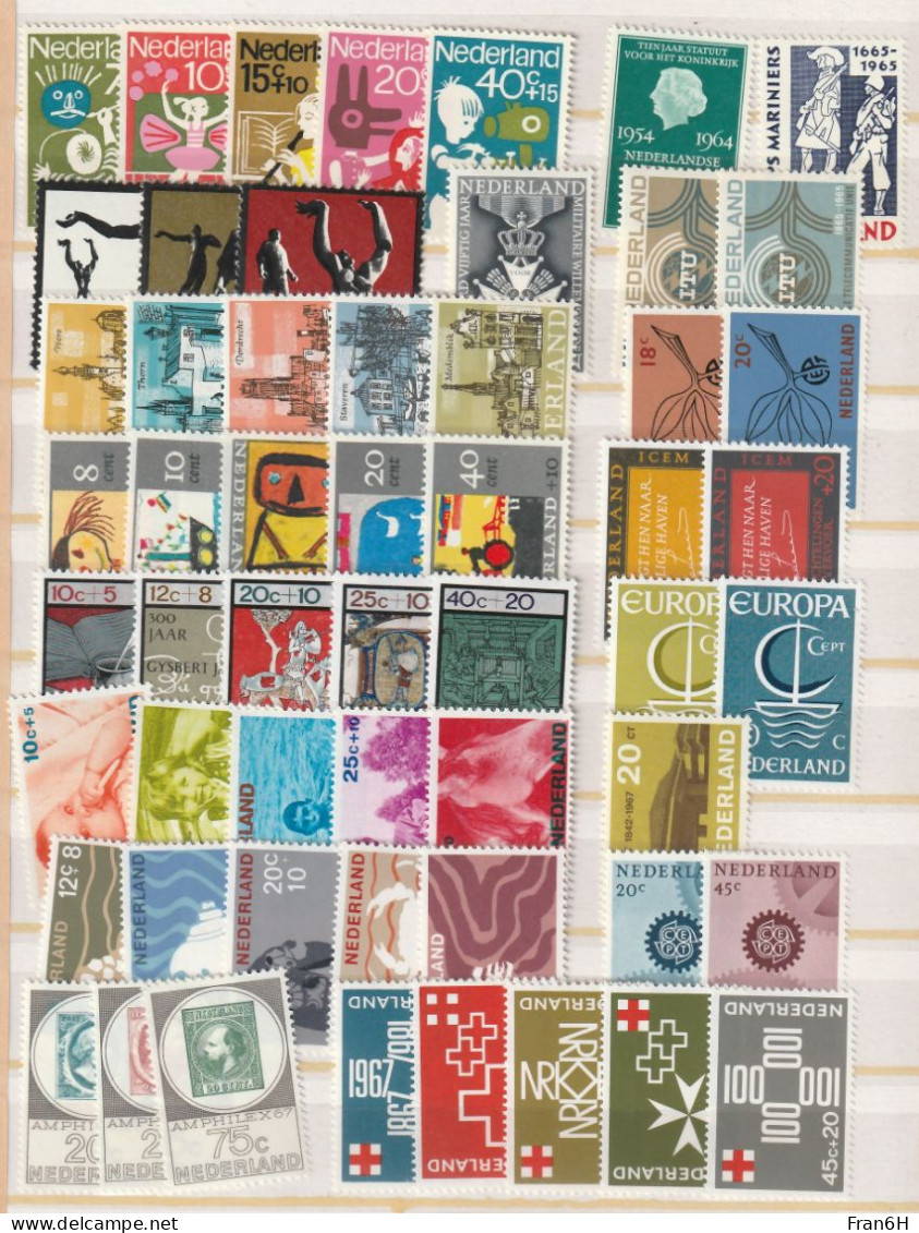 323 Timbres Neufs ** - MNH - Collections