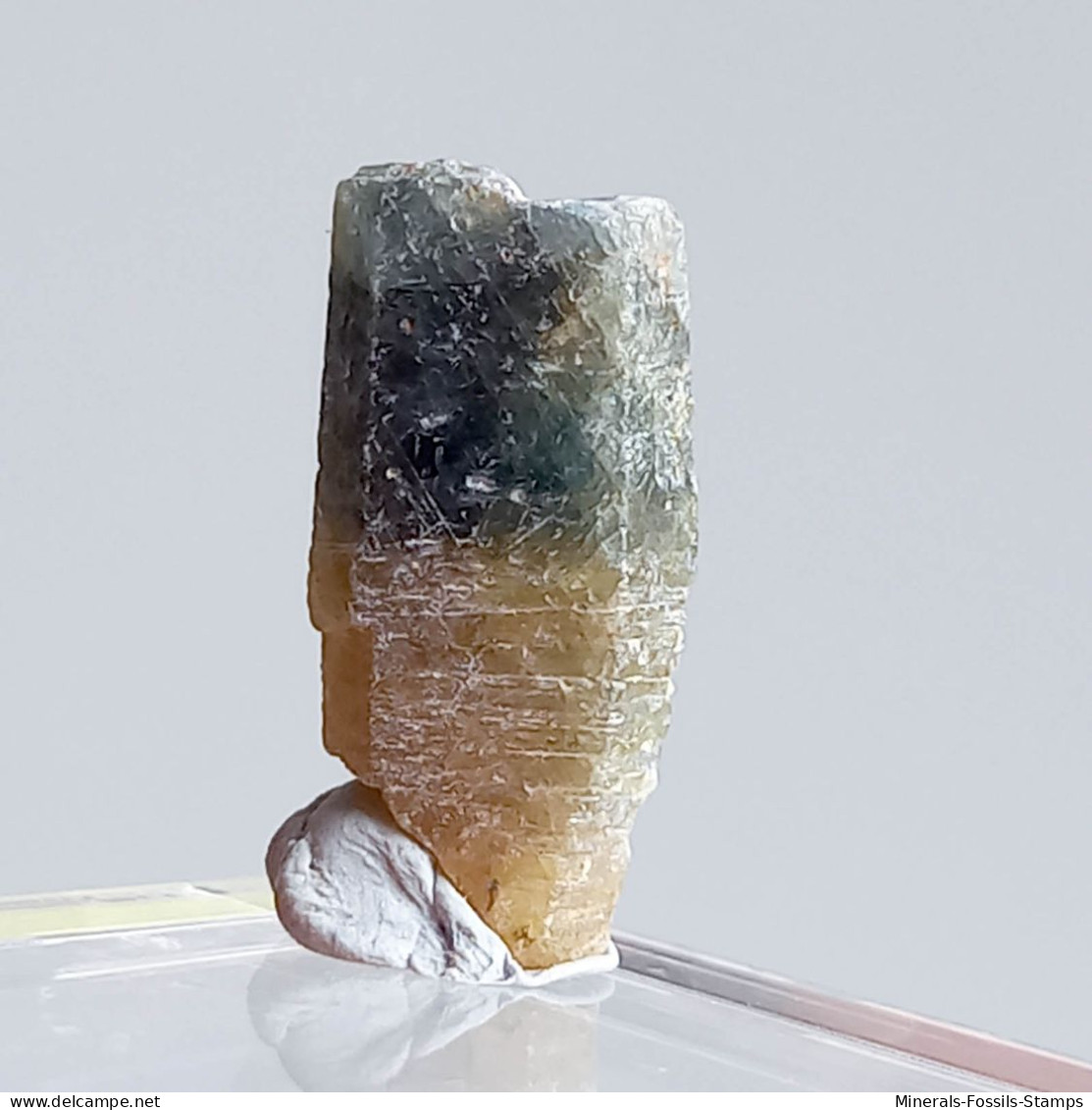 #O60 - Cristal SAPHIR naturel (Ratnapura, Sri Lanka, Ceylon)