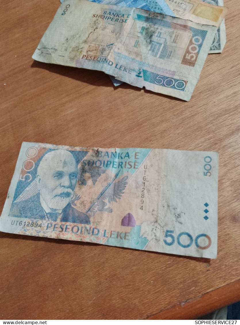 BILLET ALBANIE / 500 BANKA E SHQIPERISE  / PESEQIND LEKE  2001 - Albanië