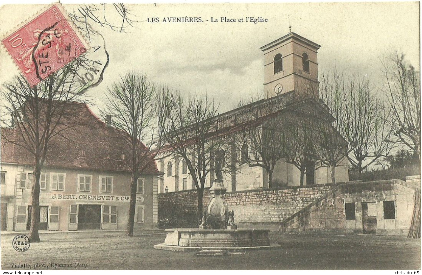 Les Avenieres La Place Et L Eglise - Les Avenières