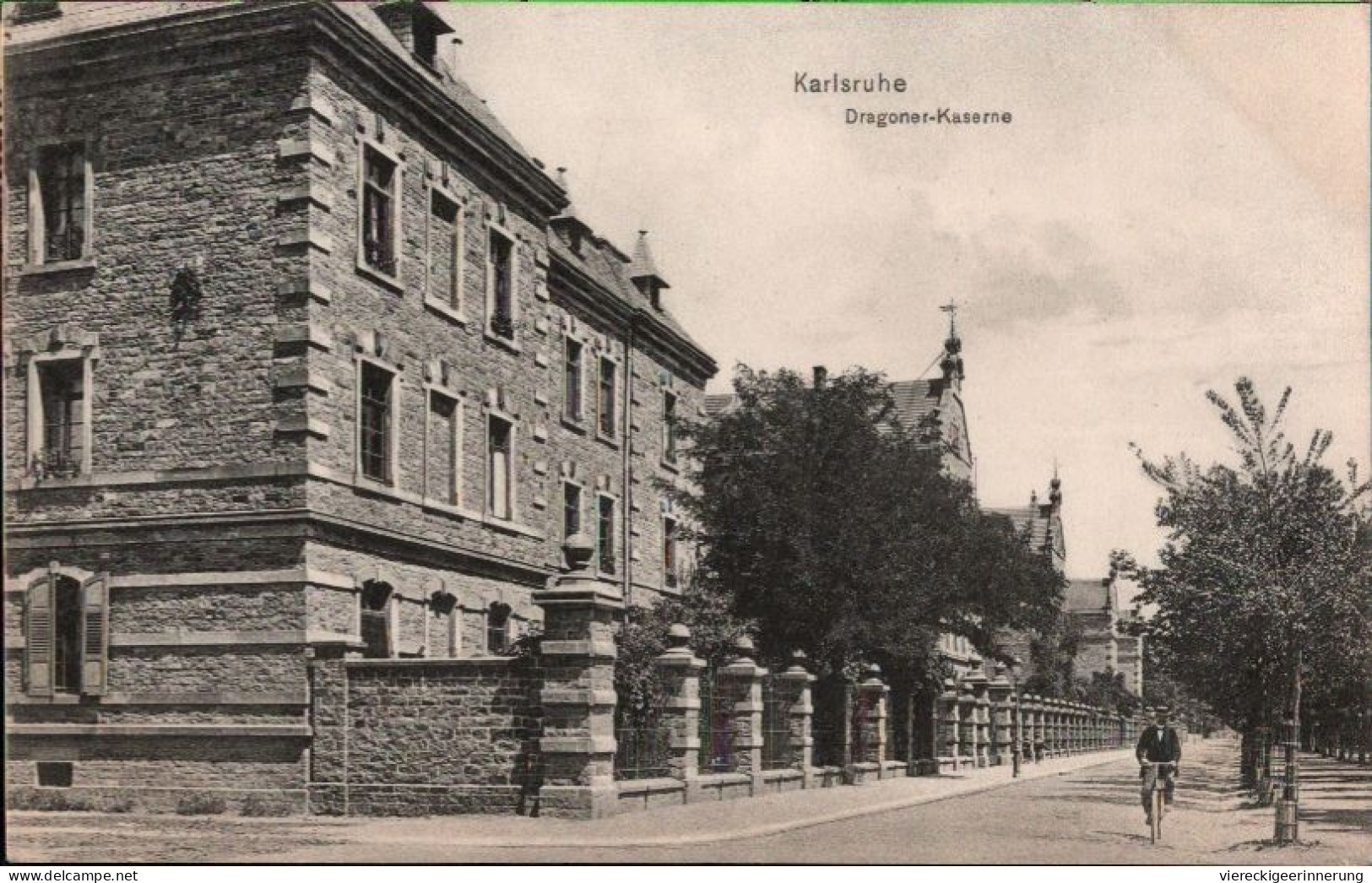 ! Alte Ansichtskarte Aus Karlsruhe , Dragoner Kaserne, 1914 - Karlsruhe