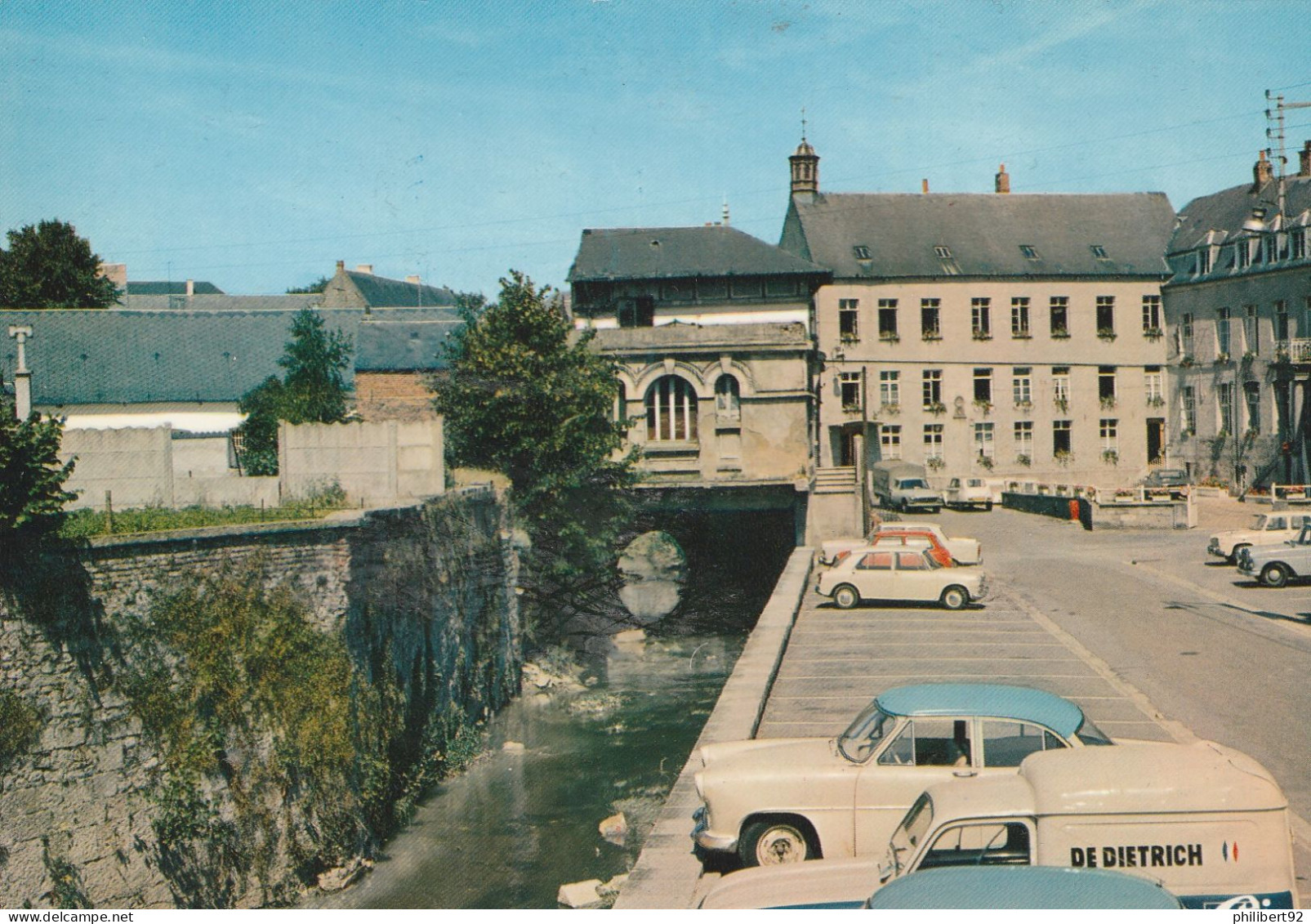 Avesnes-sur-Helpe. L'Hôpital. Automobiles Simca Ariane,  Renault 4L Utilitaire, Autobianchi Etc. - Avesnes Sur Helpe