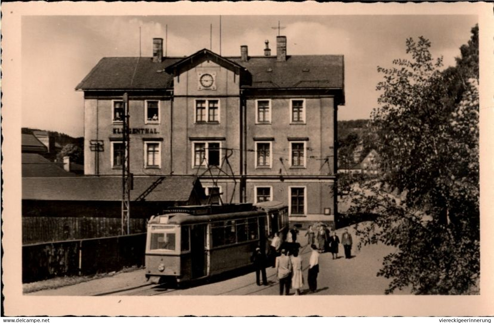 !  DDR Ansichtskarte Aus Klingenthal In Sachsen, Am Bahnhof, Schmalspurbahn Klingenthal–Sachsenberg-Georgenthal - Bahnhöfe Mit Zügen