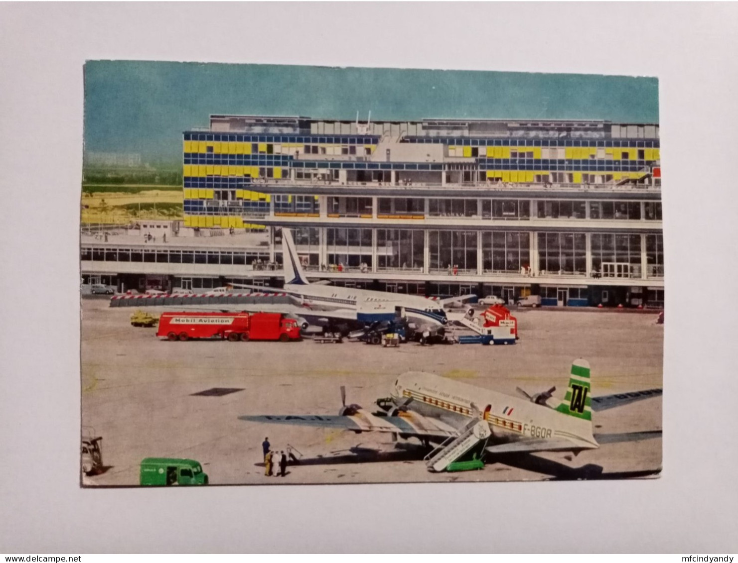 Carte Postale - Paris-Orly - L'aire De Stationnement Parking Area   (1eg) - Flugwesen