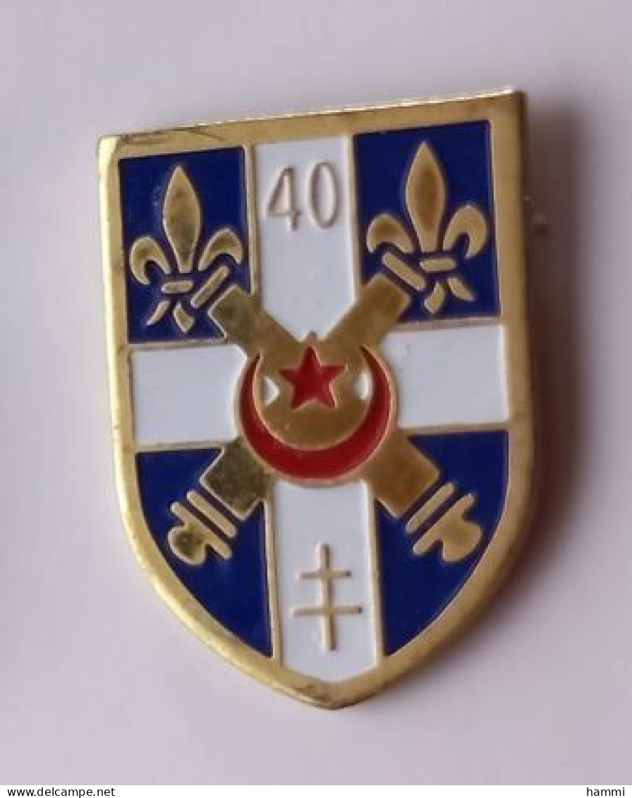 P110 Pin's Armée Militaire 40e Régiment D’Artillerie Nord-Africain à Suippes Marne Saint-Mihiel Meuse Achat Immédiat - Militaria