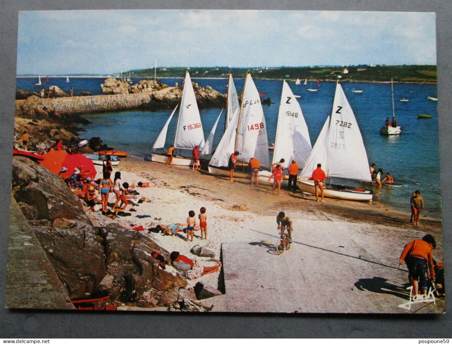 CP 29 Finistère  PLOUGUERNEAU Le Port Saint Michel école De Voile Dans L'Anse De CORREJOU , Voiliers Et Plage 1970 - Plouguerneau