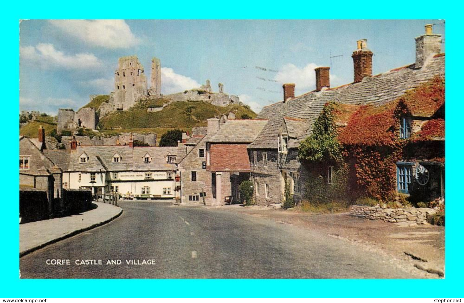 A913 / 309  Corfe Castle And Village - Altri & Non Classificati