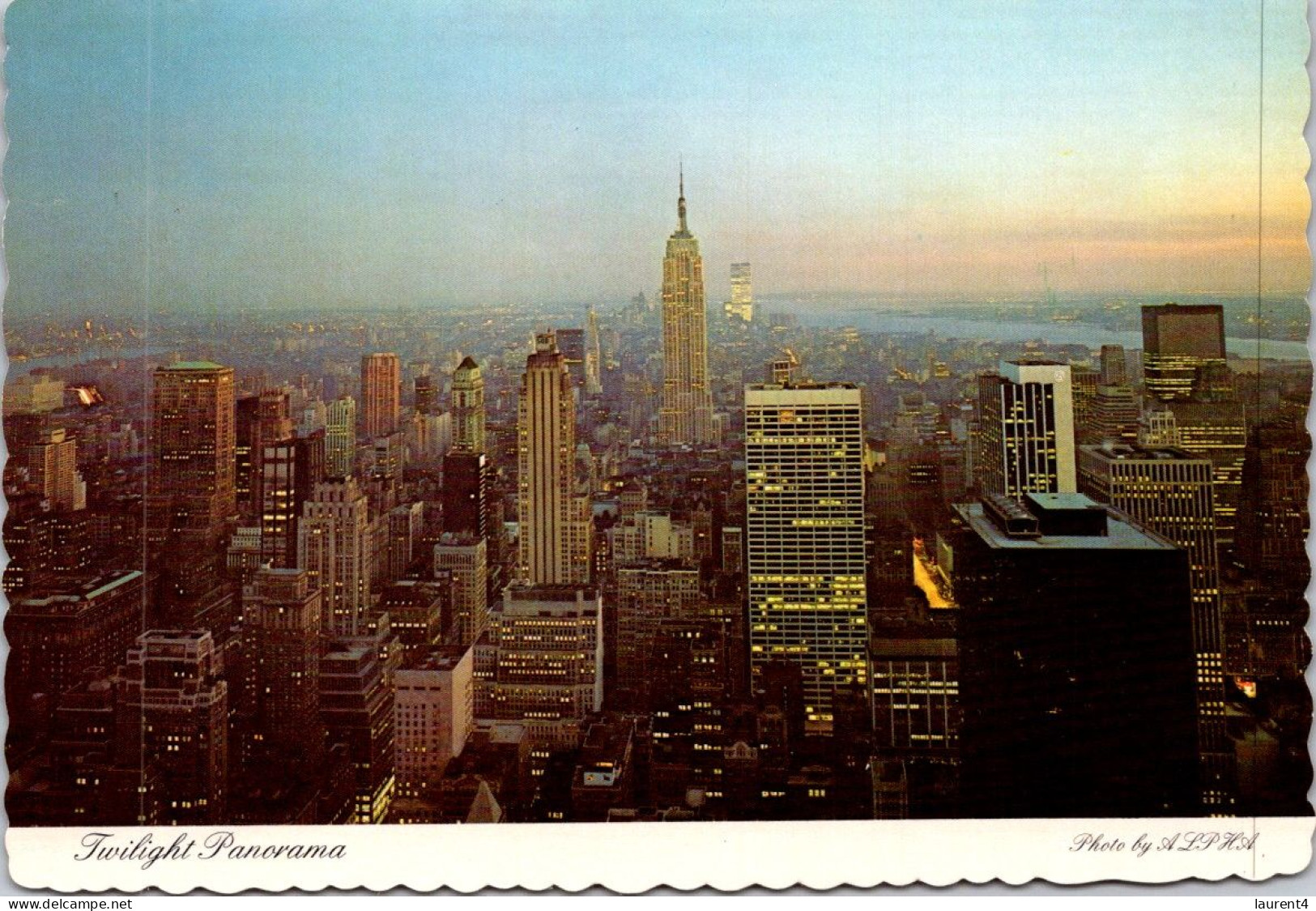 18-3-2024 (3 Y 24) USA - New York Twilight - Autres Monuments, édifices