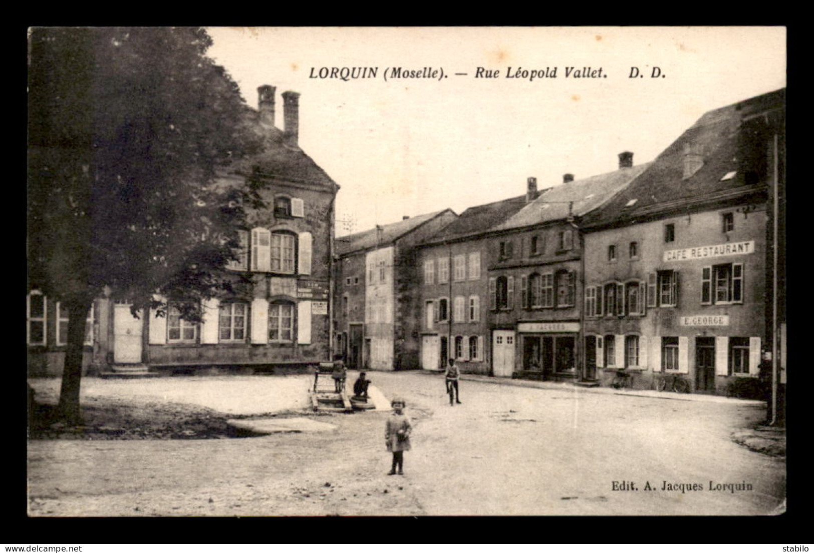 57 - LORQUIN - RUE LEOPOLD VALLET - HOTEL CAFE-RESTAURANT E. GEORGE - MAGASIN A. VACQUES - Lorquin