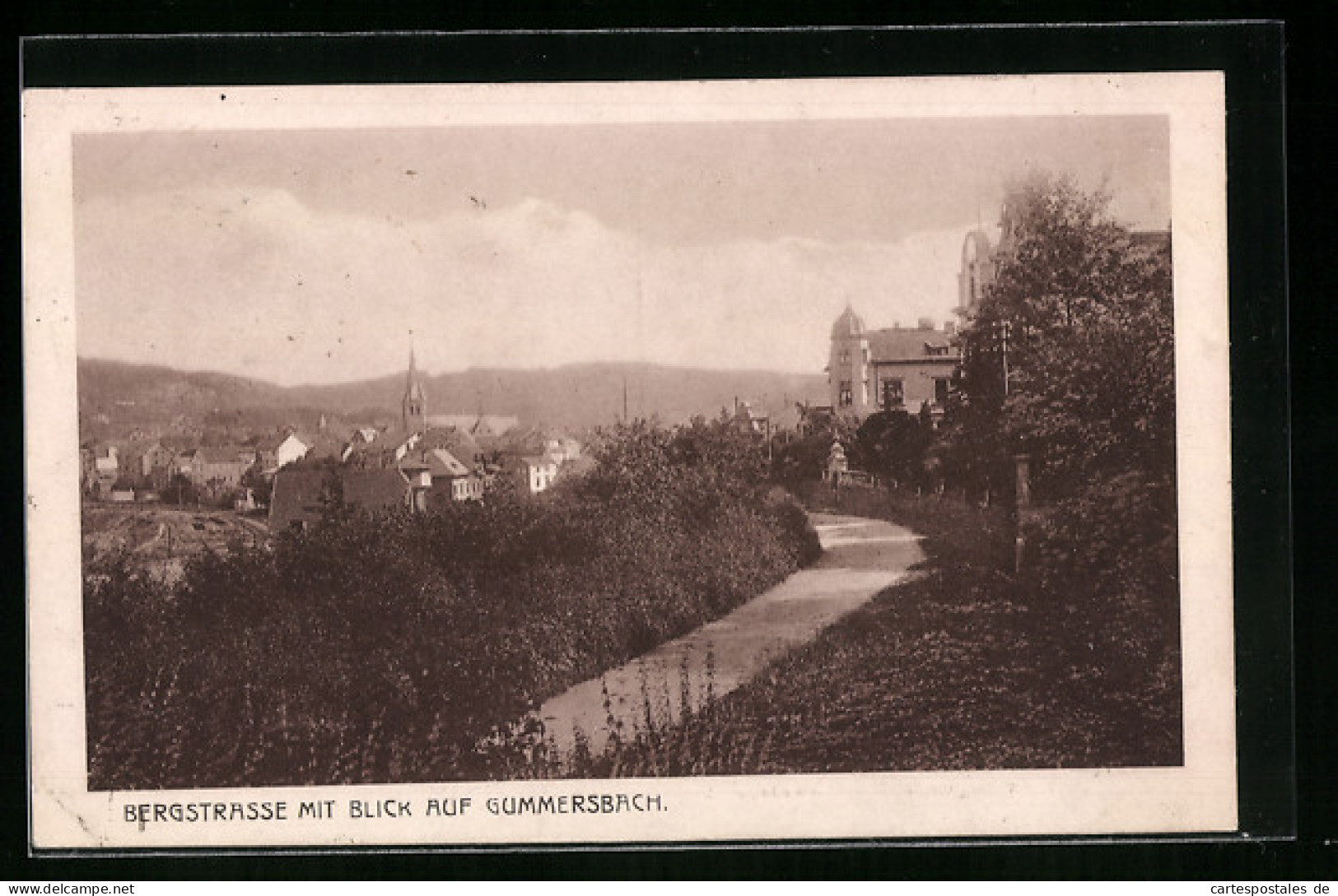 AK Gummersbach, Bergstrasse Mit Blick Auf Den Ort  - Gummersbach