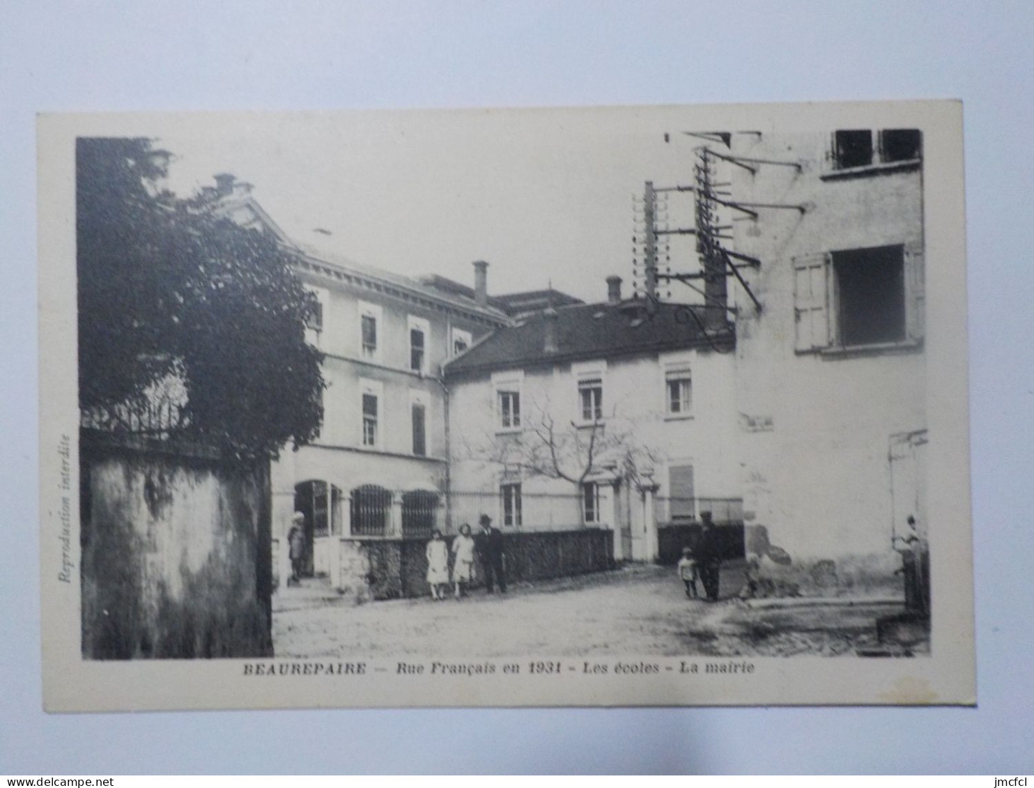 BEAUREPAIRE Rue Français En 1931  Les Ecoles  La Mairie - Beaurepaire