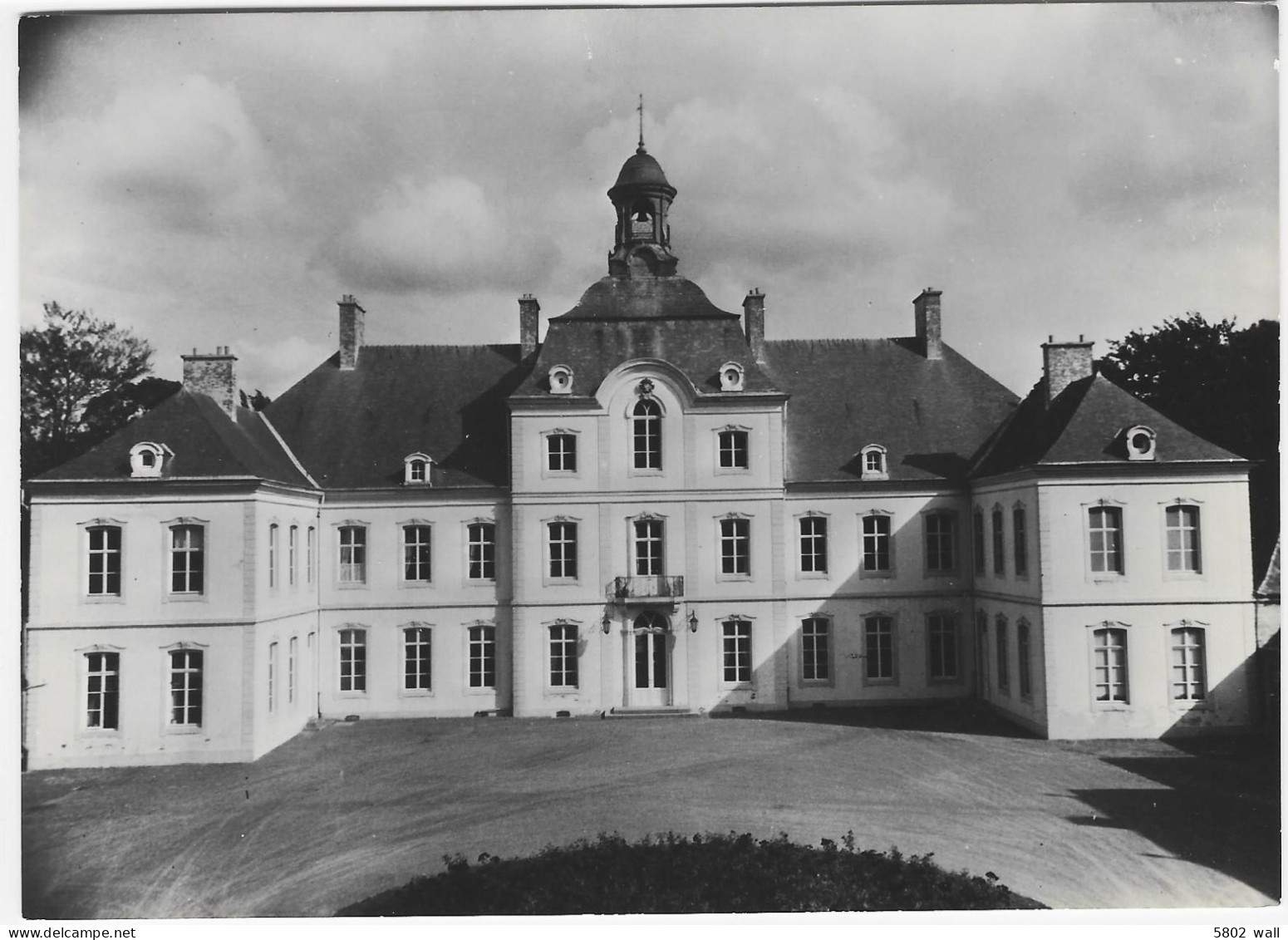 SAINT-GEORGES S/M : Le Château De Warfusée - Façade Du Corps De Logis Vue De La Cour D'honneur - Saint-Georges-sur-Meuse