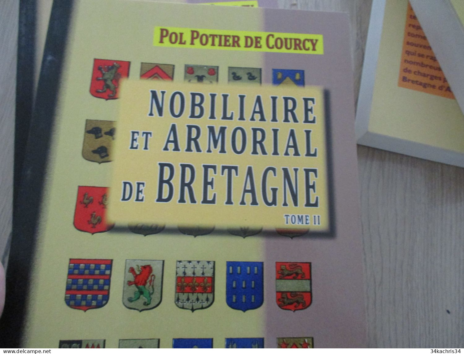 POL POTIER DE COURCY Nobiliaire et Armorial de Bretagne 4 Tomes neufs Chez Editions des régionalismes
