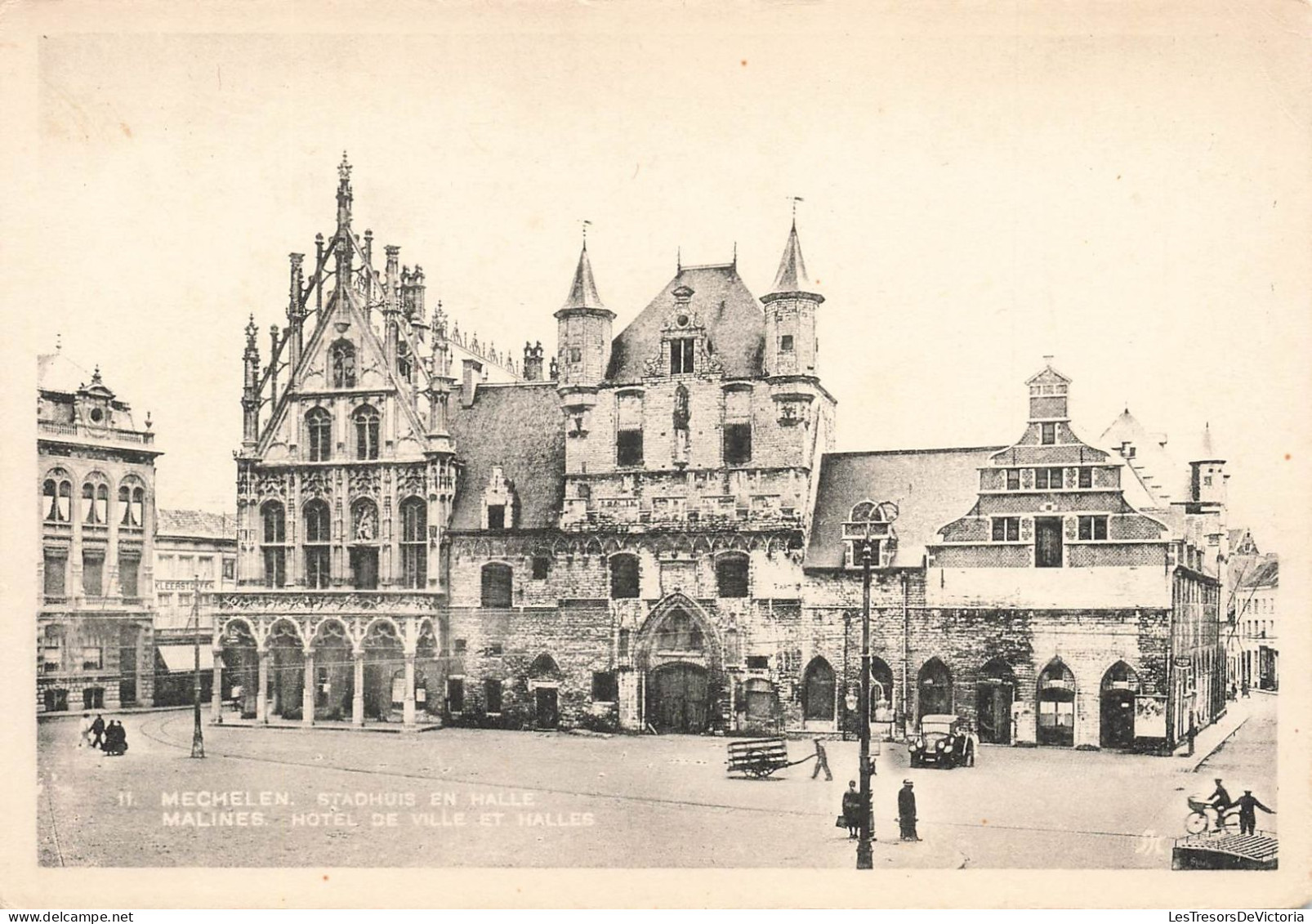 BELGIQUE - Malines - Vue Générale De L'hôtel De Ville Et Halles  - Carte Postale - Malines