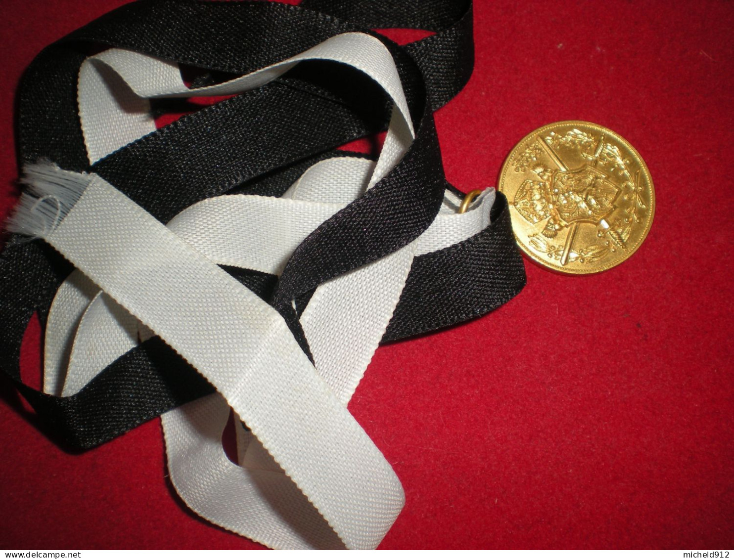 MEDAILLE A IDENTIFIER - Altri & Non Classificati